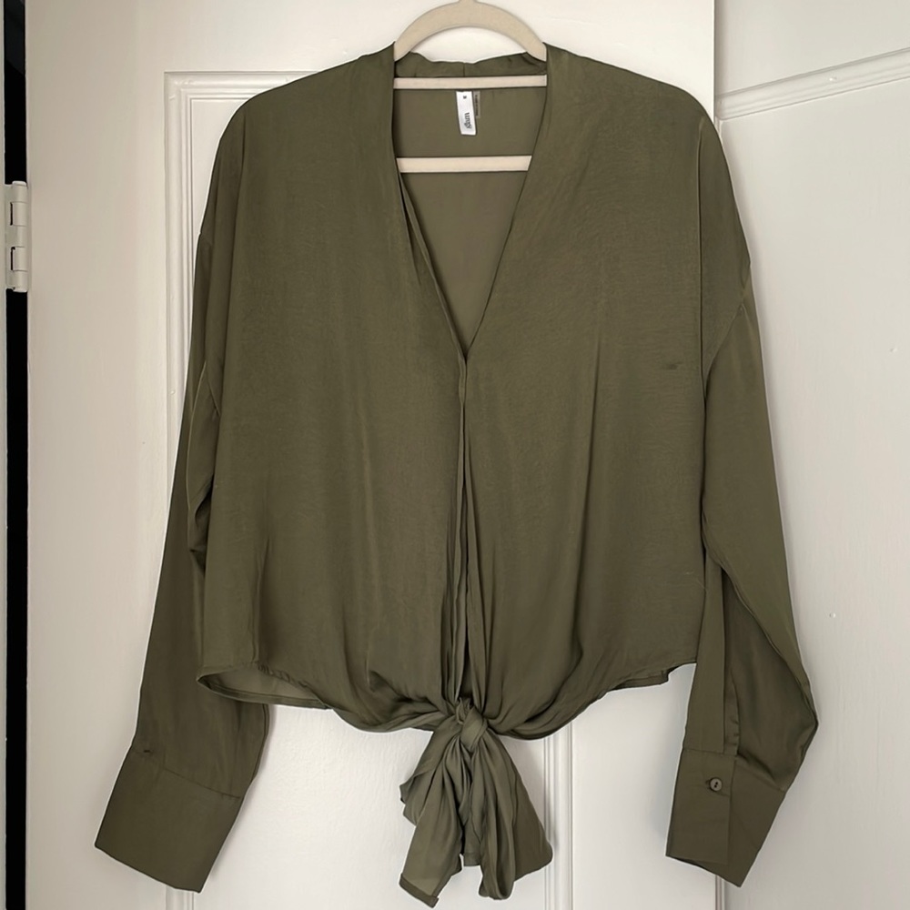 NWOT! Blouse with front tie